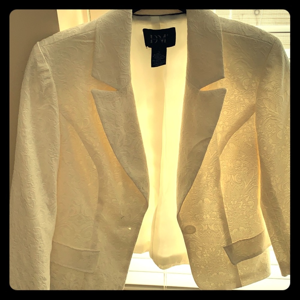 Detailed embroidered white blazer, size small